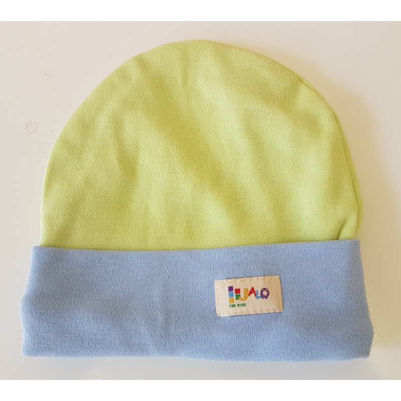 Čepice světle zelená s modrým lemem